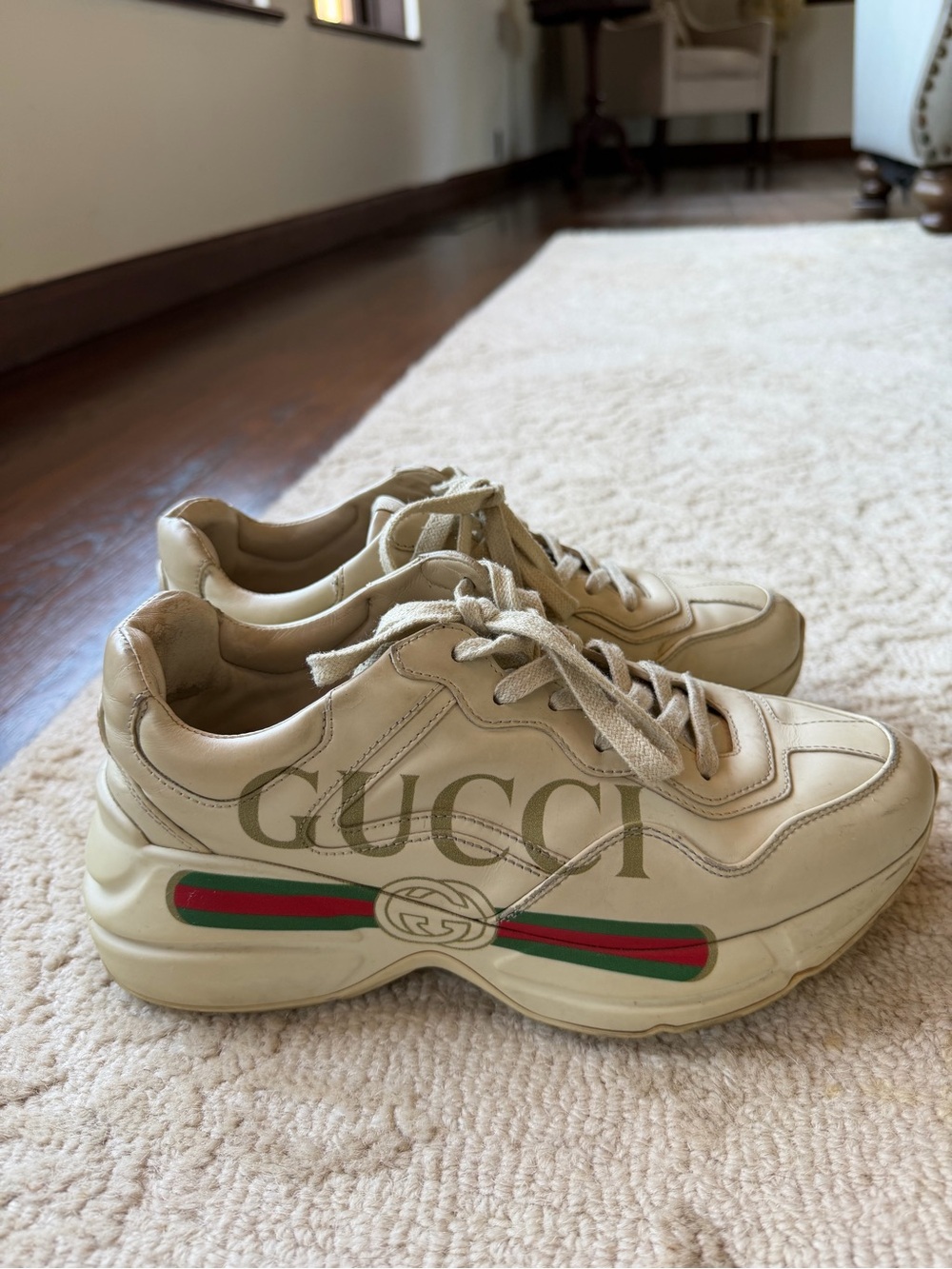 Gucci Men’s Beige Leather Logo Rhyton Sneaker with Red-Green Stripe